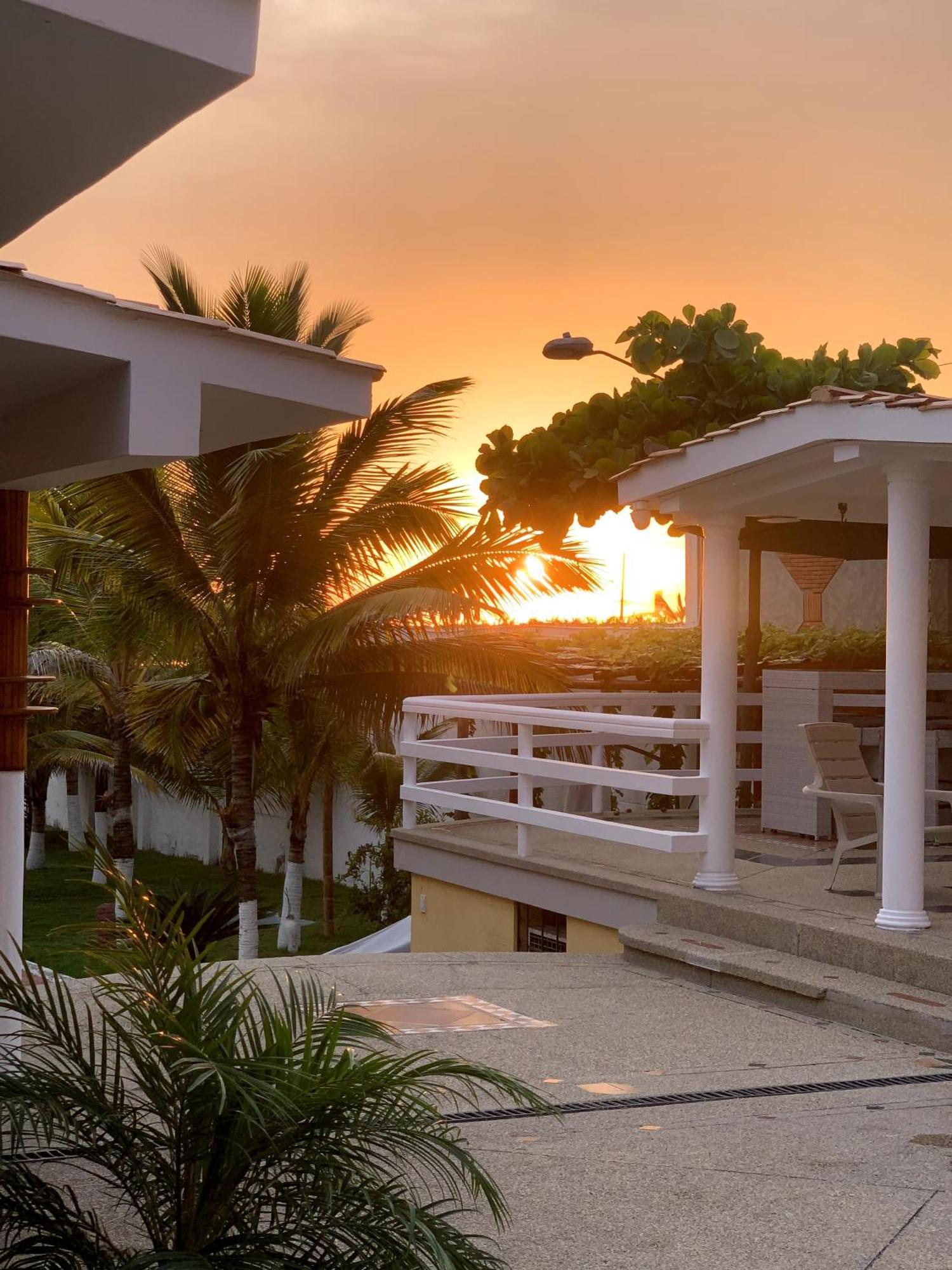 Hotel La Mar Playas Eksteriør bilde